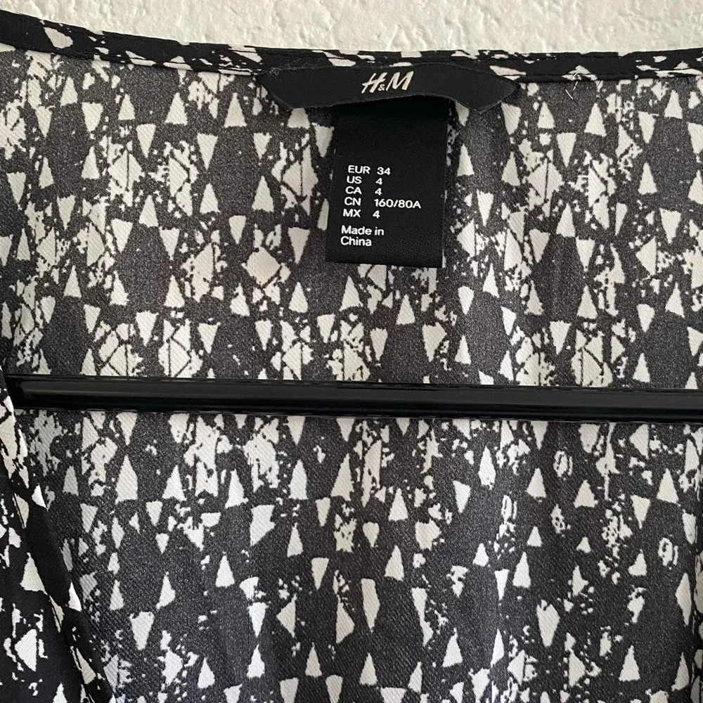 H&M Zip Dress Black and White Size 4 - Picture 3 of 8